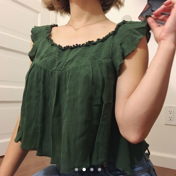 Cropped off the shoulder forest green top - Picture 2 of 4